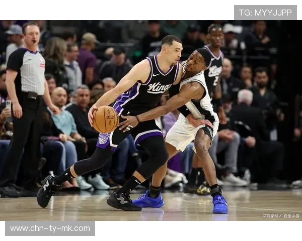 国王队新赛季表现波动，险胜雄鹿彰显球队潜力