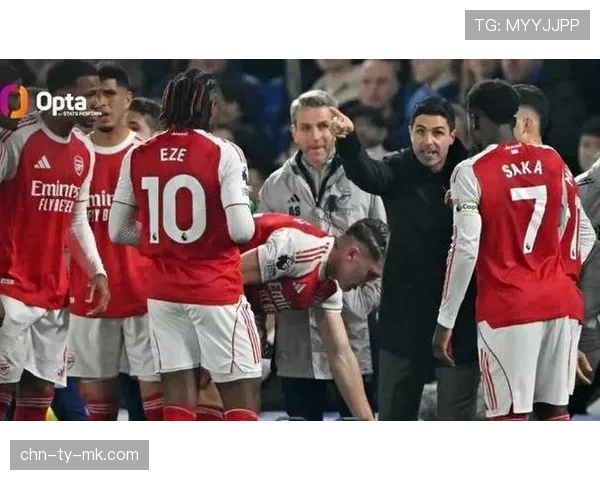 争议瞬间：萨卡禁区倒地未获点球，阿尔特塔向第四官员激烈抗议